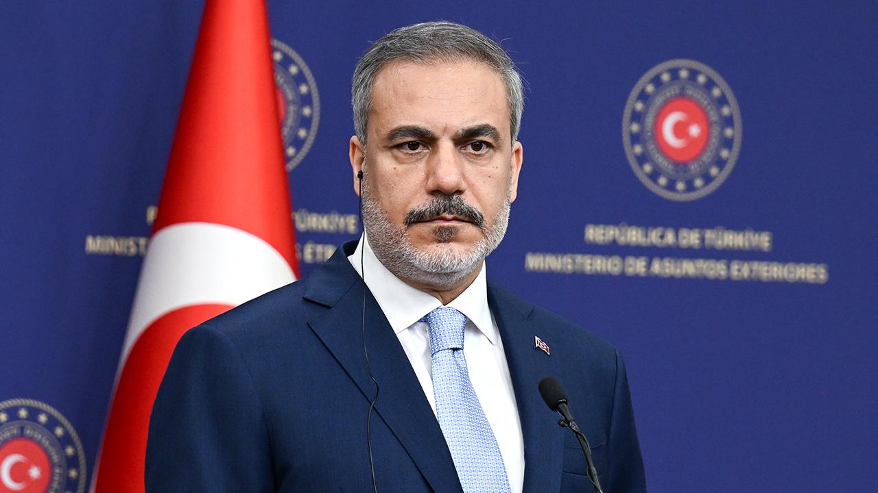 TÜRKİYƏNİN XARİCİ İŞLƏR NAZİRİ HAKAN FİDAN İSRAİLƏ AÇIQ-AÇIQ XƏBƏRDARLIQ ETDİ. FİDAN "BU OĞURLUQDUR!" DEDİ