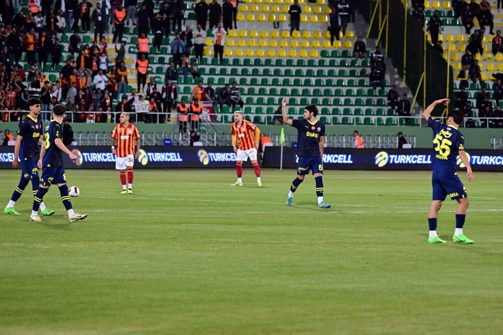 Meydanı tərk edən “Fənərbaxça” ilə bağlı qərar verildi