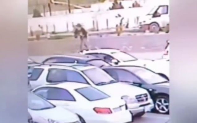 "Sədərək" TM-da dayanacaqdaki maşınlara ziyan vuran şəxs müalicə mərkəzinə yerləşdirildi - VİDEO